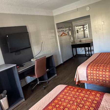 Budget Inn Carthage Bagian luar foto