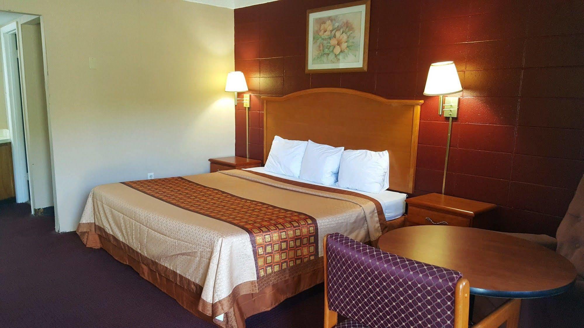 Budget Inn Carthage Bagian luar foto