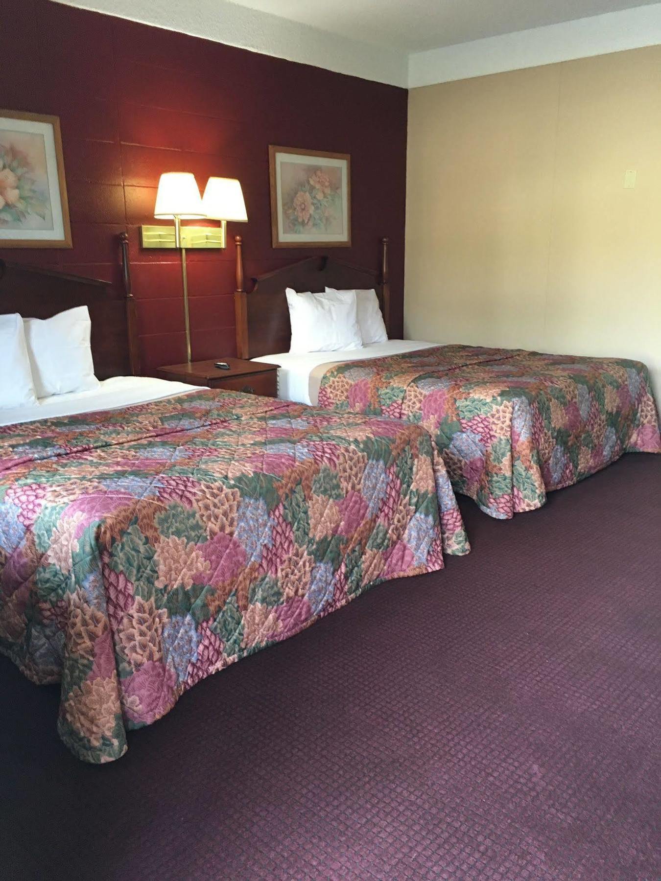 Budget Inn Carthage Bagian luar foto